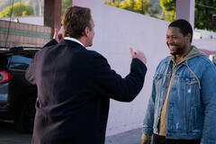 Jason Segel e Luke Tennie in Shrinking 1x01