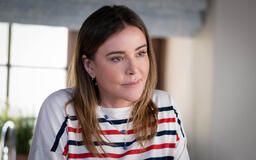 Christa Miller in Shrinking 1x07