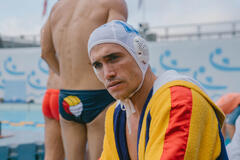 Jaime Lorente come Pedro García Aguado in Sogno olimpico di Àlex Murrull e Dani de la Orden