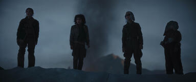 (S-D): Fern (Ryan Kiera Armstrong), Wim (Ravi Cabot-Conyers), KB (Kyriana Kratter), e Neel (Robert Timothy Smith) in Star Wars: Skeleton Crew di Lucasfilm