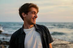 Federico Cesari come Daniele in Tutto Chiede Salvezza 1x03