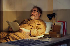 Andrea Pennacchi come Mario in Tutto Chiede Salvezza 1x03