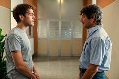 (S-D) Federico Cesari come Daniele, Michele La Ginestra come Padre Daniele in Tutto Chiede Salvezza 1x03