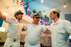 (S-D) Federico Cesari come Daniele, Lorenzo Renzi come Giorgio, Alessandro Pacioni come Alessandro in Tutto Chiede Salvezza 1x04