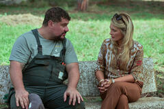 Lorenzo Renzi come Giorgio, Carolina Crescentini come Giorgia in Tutto Chiede Salvezza 2x02