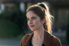 Valentina Romani come Angelica in Tutto Chiede Salvezza 2x05