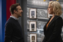 Jason Sudeikis e Hannah Waddingham in Ted Lasso 1x01