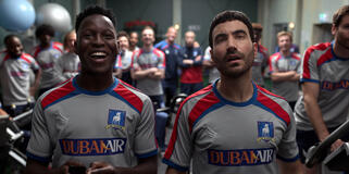 Toheeb Jimoh e Brett Goldstein in Ted Lasso 1x01