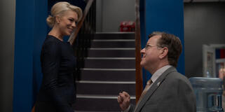 Hannah Waddingham e Jeremy Swift in Ted Lasso 1x03