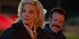 Hannah Waddingham e Jason Sudeikis in Ted Lasso 1x06