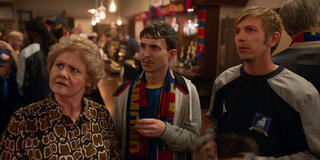 Annette Badland, Adam Colborne e Bronson Webb in Ted Lasso 1x10