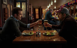 Jason Sudeikis e Brendan Hunt in Ted Lasso 2x01