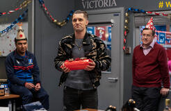 Nick Mohammed, Phil Dunster e Jeremy Swift in Ted Lasso 2x04