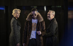 Hannah Waddingham, Maximilian Osinski e Anthony Head in Ted Lasso 3x02