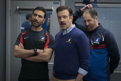 Brett Goldstein, Jason Sudeikis e Brendan Hunt in Ted Lasso 3x03