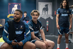 Kola Bokinni, Phil Dunster e Cristo Fernández in Ted Lasso 3x05