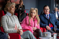 Hannah Waddingham, Juno Temple e Jeremy Swift in Ted Lasso 3x06