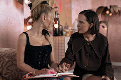 Juno Temple e Jodi Balfour in Ted Lasso 3x07