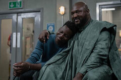 Toheeb Jimoh e Nonso Anozie in Ted Lasso 3x07