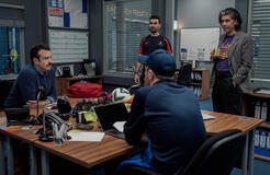 Jason Sudeikis, Brett Goldstein e James Lance in Ted Lasso 3x08