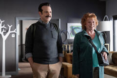 Jason Sudeikis e Becky Ann Baker in Ted Lasso 3x11