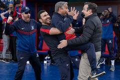 Brendan Hunt, Brett Goldstein, Nick Mohammed e Jason Sudeikis in Ted Lasso 3x12