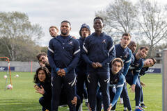 Cristo Fernández, Stephen Manas, David Elsendoorn, Kola Bokinni, Moe Hashim, Toheeb Jimoh, Phil Dunster, Billy Harris e Moe Jeudy-Lamour in Ted Lasso 3x12