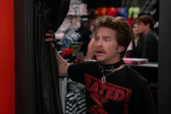 Seth Green come Mitch in That '90s Show 2x03