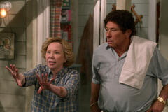 (S-D) Debra Jo Rupp come Kitty, Don Stark come Bob in That '90s Show 2x05