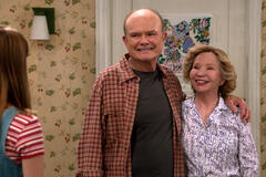 (S-D) Kurtwood Smith come Red, Debra Jo Rupp come Kitty in That '90s Show 2x06