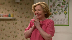 Debra Jo Rupp come Kitty Forman in That '90s Show 1x01