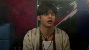 Mace Coronel come Jay Kelso in That '90s Show 1x02