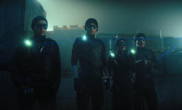 (S-D) Blake Talabis come giovane Diego, Cameron Brodeur come giovane Luther, Eden Cupid come giovane Alison, Dante Albidone come giovane Klaus in The Umbrella Academy 4x04