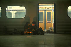 (S-D) Ritu Arya come Lila Pitts, Aidan Gallagher come Number Five in The Umbrella Academy 4x05