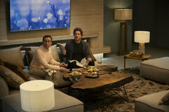 (S-D) Fred Armisen come Leslie, Rob Lowe come Ellis in Unstable 1x02