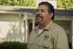 Frank Gallegos come Juan in Unstable 1x07