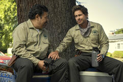 (S-D) Frank Gallegos come Juan, Rob Lowe come Ellis in Unstable 1x07