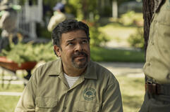 Frank Gallegos come Juan in Unstable 1x07