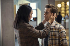 (S-D) Sian Clifford come Anna, John Owen Lowe come Jackson in Unstable 1x08