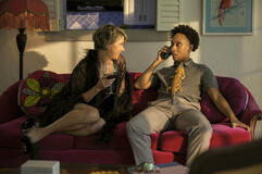 (S-D) Mary Elizabeth Ellis come Barbie, Aaron Branch come Malcolm in Unstable 1x08