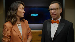 (S-D) Christina Chang come Jean, Fred Armisen come Leslie in Unstable 1x08