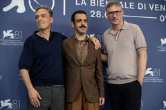 Fabio Grassadonia, Colapesce e Antonio Piazza al photocall di Iddu di Fabio Grassadonia, Antonio Piazza a Venezia 81 il 5 settembre 2024