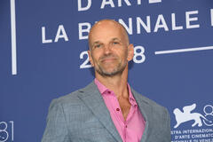 L'attore Lars Jacob Holm al photocall di Kjærlighet (Love) di Dag Johan Haugerud a Venezia 81 il 6 settembre 2024