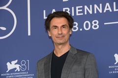 L'attore Fabrizio Gifuni al photocall di Il tempo che ci vuole di Francesca Comencini a Venezia 81 il 6 settembre 2024