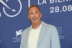 Il regista Kevin Costner al photocall di Horizon: An American Saga a Venezia 81 il 7 settembre 2024
