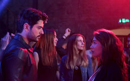 Burak Özçivit (Kemal Soydere) e Neslihan Atagül (Nihan Sezin) in Endless Love - 13 Settembre 2024 su Canale 5