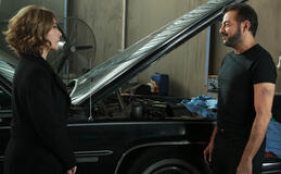 Zerrin Tekindor (Leyla Acemzade) e Kerem Alisik (Ayhan Kandarli) in Endless Love - 19 Settembre 2024 su Canale 5