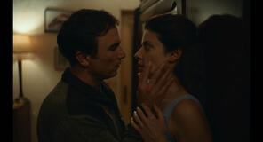 Francesco Di Leva e Barbara Ronchi in Familia di Francesco Costabile