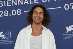 L'attore Sayyid El Alami al photocall del film Leurs enfants après eux di Zoran Boukherma, Ludovic Boukherma a Venezia 81 il 31 agosto 2024