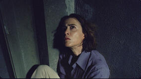 L'attrice Fernanda Torres in Ainda Estou Aqui di Walter Salles - Immagini dal set